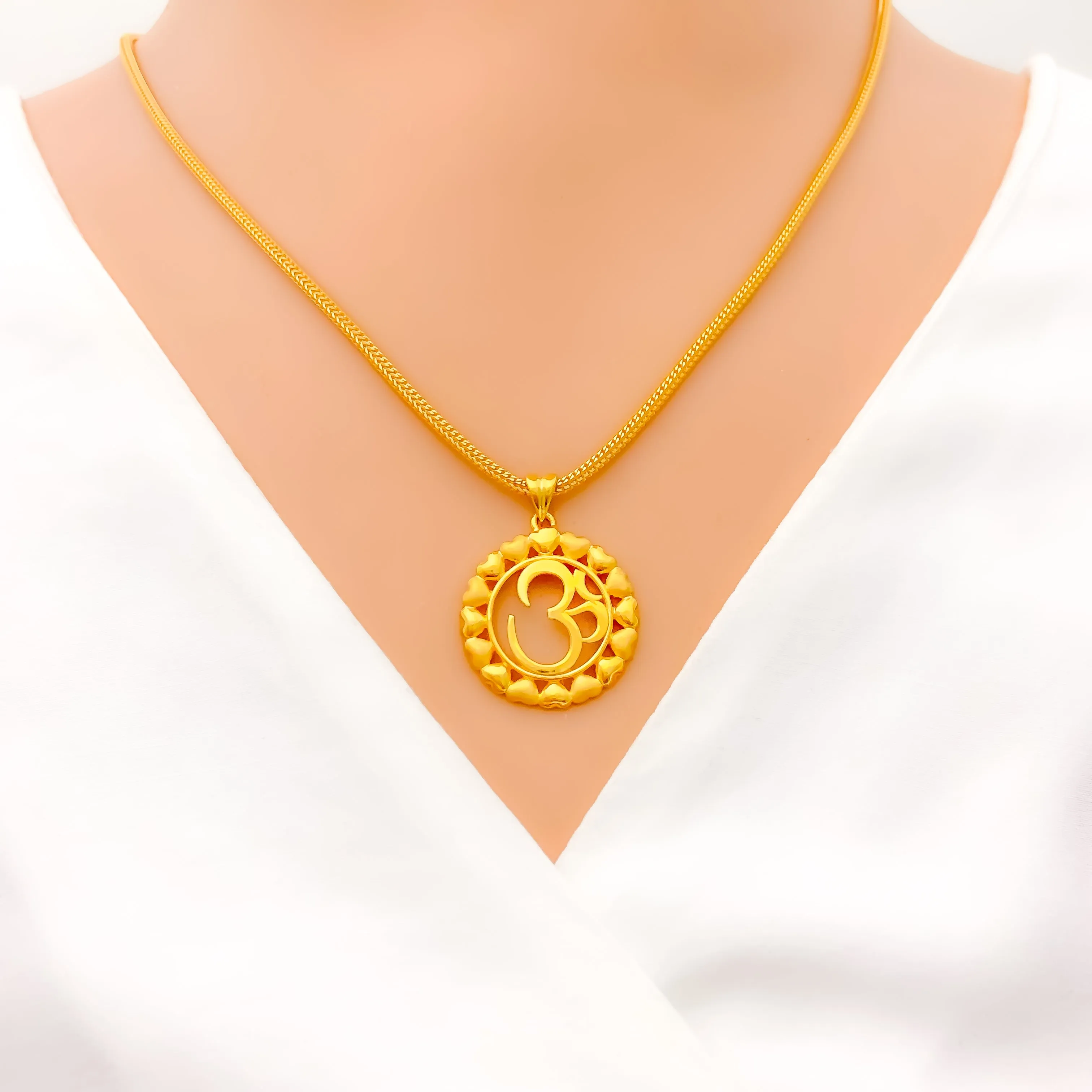 Alternating Heart Lined OM Pendant