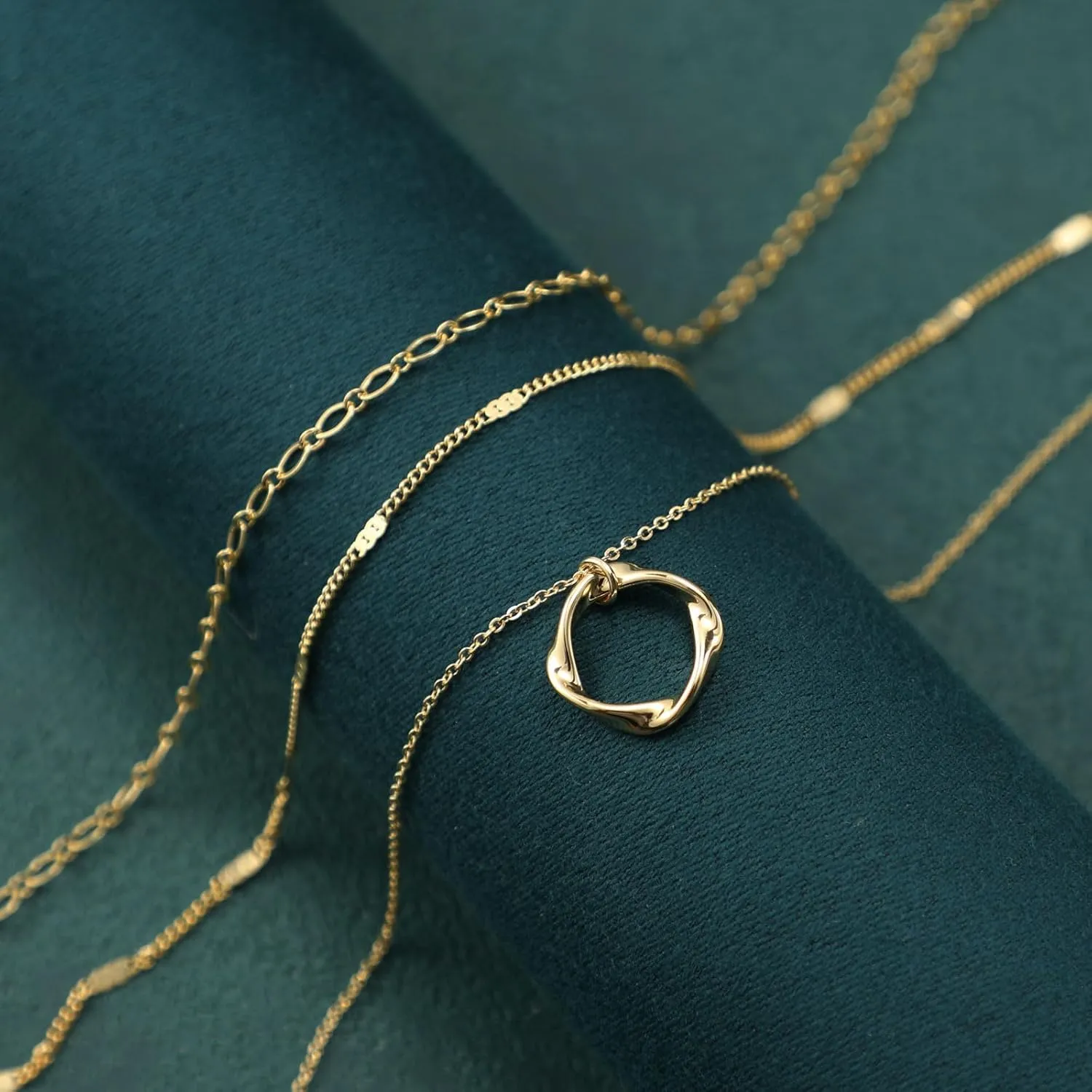 Layered Necklaces for Women Stack Dainty Cross Necklace Circle Paperclip Pearl Pendant Chain Necklaces Simple Jewelry Gift